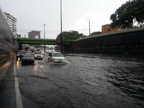 Flooded Highways of San Juan. Pjoto: twitter.com/primerahora