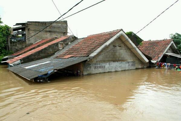 houses in jakarta floods