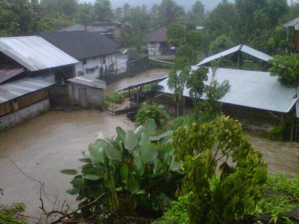Floods in North Silawesi, Indonesia. Photo: twitter.com/sitamoody
