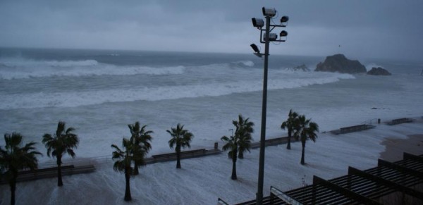 Coastal inundation in part of the urbanised coast of Tordera Delta during a storm.