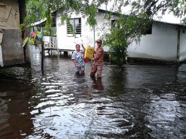 Sarawak flood victims - February 2015. Photo: Bomba Malaysia