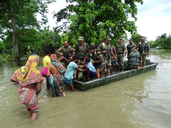 Indian Army carrying relief and rescue operations for flood victims in Assam, India. Photo: India MoD