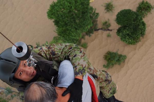 flood rescue japan4