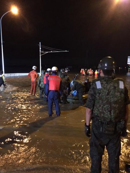 flood rescue japan5