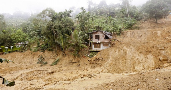 Landslie in Badulla district, Sri Lanaka, October 2014. Photo: Mahinda Rajapaksa, under Creative Commons