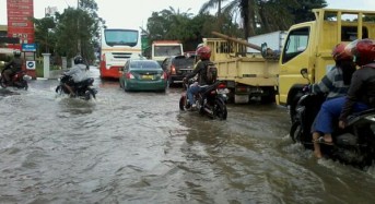 More Flooding Forces Thousands of Indonesians to Re-evacuate