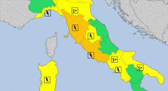 Flood Warnings in Italy as 2 People Killed in Rome
