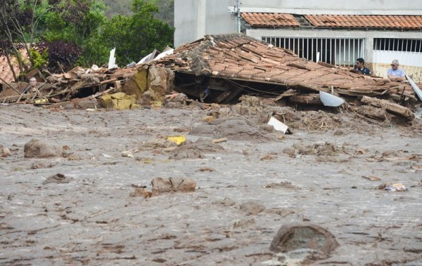 mining dam burst Bento Rodrigues
