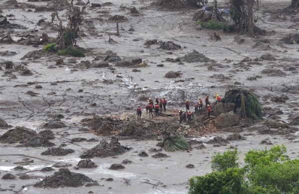 mining dam burst Bento Rodrigues