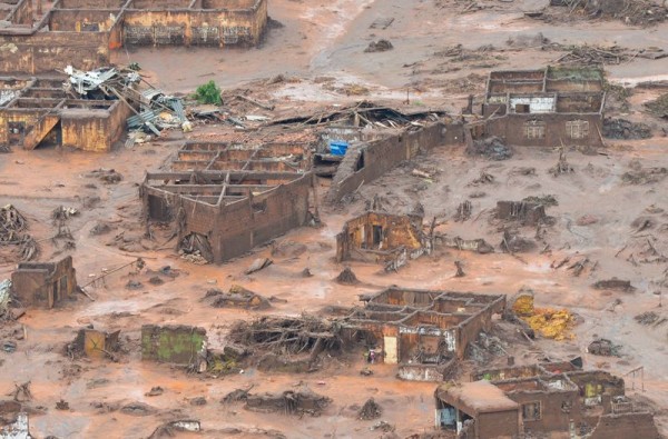 mining dam burst Bento Rodrigues