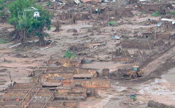 mining dam burst Bento Rodrigues