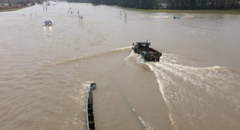 USA – 2 Killed as Storms Hit South, Flood Emergency Declared in Louisiana After 335mm of Rain