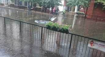UK – Floods Cause Travel Chaos as London Rivers Reach Record Levels