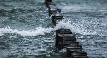 UK – Storm Surge Causes Flooding Along England’s East Coast