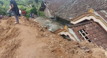 Indonesia – Massive Landslide in East Java Leaves 3 Dead and 25 Feared Missing