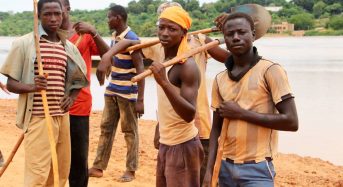 Niger – Armed With Smartphones and Boots, Youths Map Flood Risks